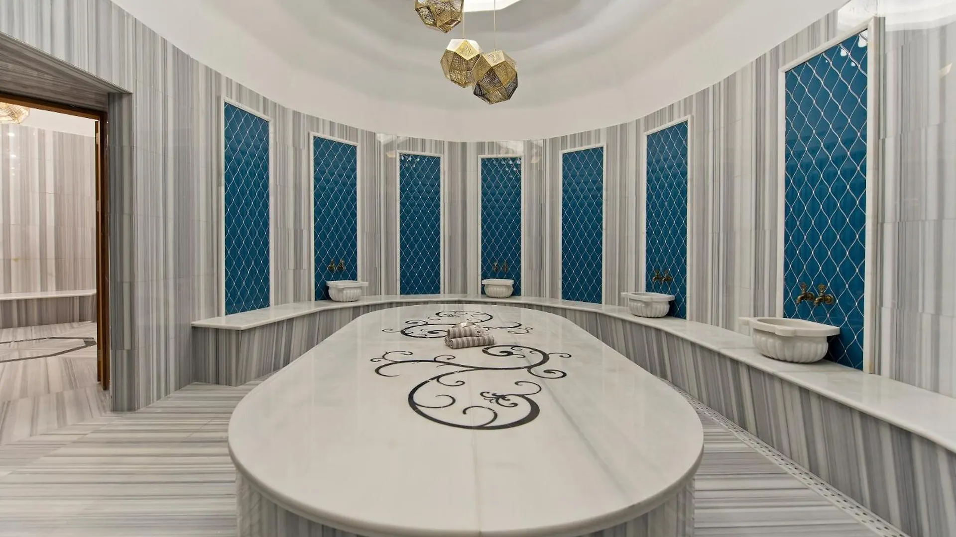 Ramada Plaza Hotel & Spa ترابزون